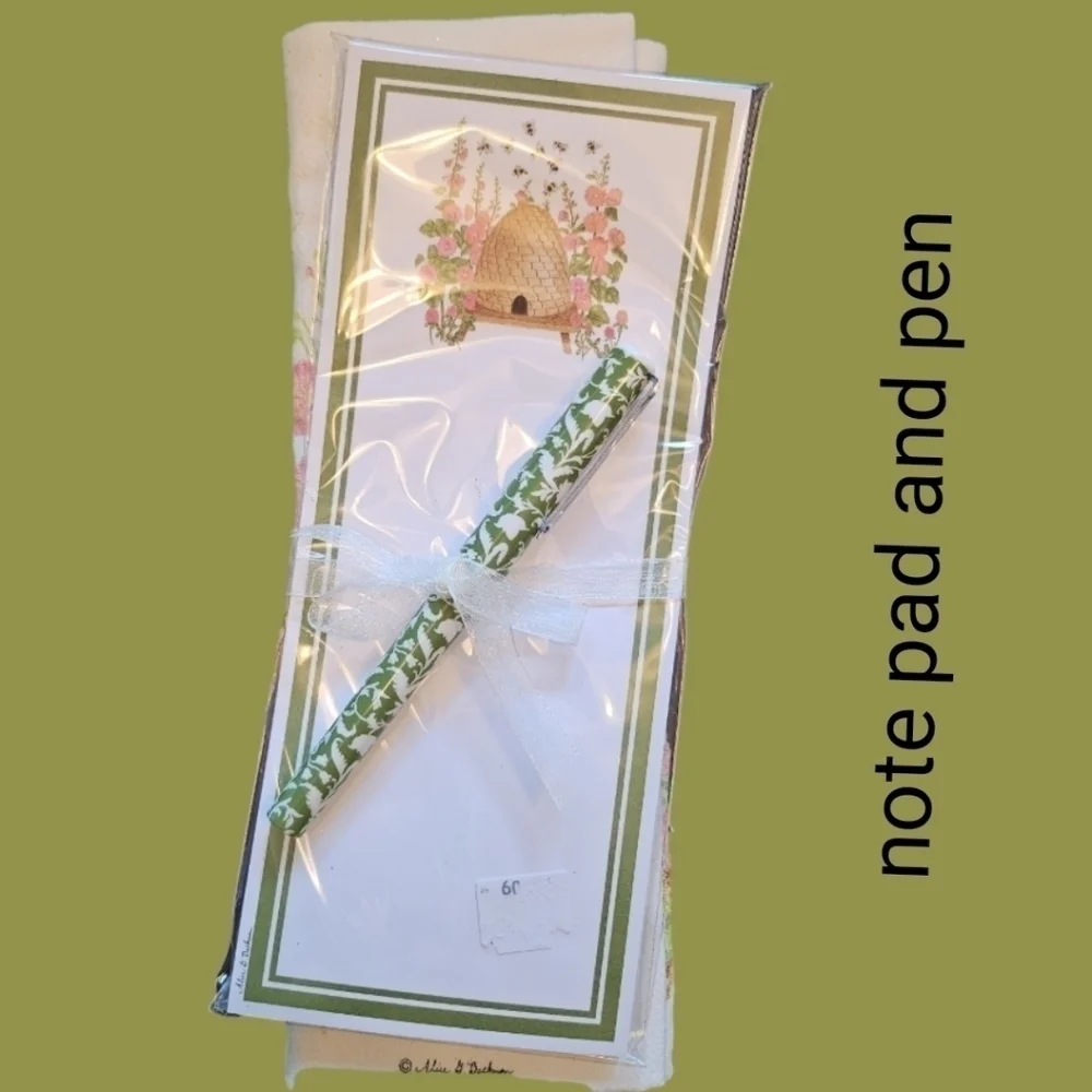 Alice's Cottage 4 Piece Gift Set Towel, Note Pad, Pen, & Canvas Bag NWT Bee Skep